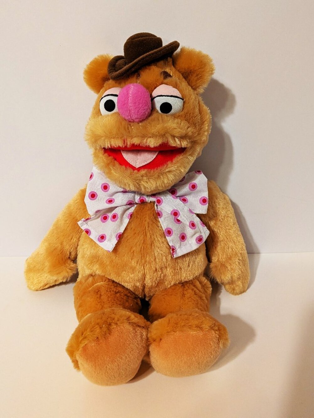 2012 Disney The Muppets Fozzie Bear Plush Stuffed Animal w Hat Whitehouse Leisur